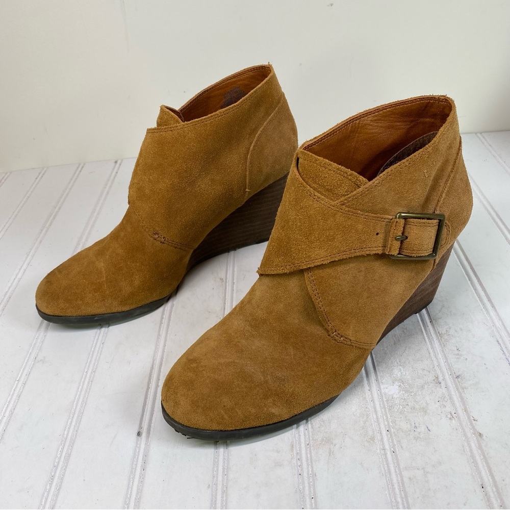 Lucky Brand Sumarah tan suede wedge ankle booties
